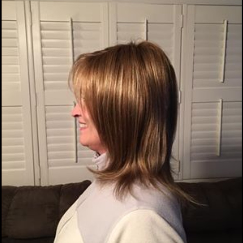 Wig - Picture 2 of 4